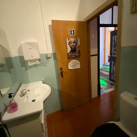 Hostel Faroway *