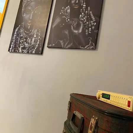 بيت شباب Faroway